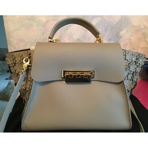 Brand New Zac Zac Posen Eartha Iconic Beige!